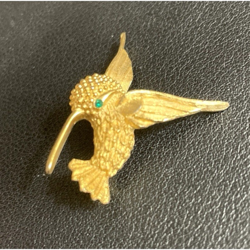 JJ Hummingbird Bird Brooch Pin Designer Signed Rhinestone Eye Vintage Jewelry